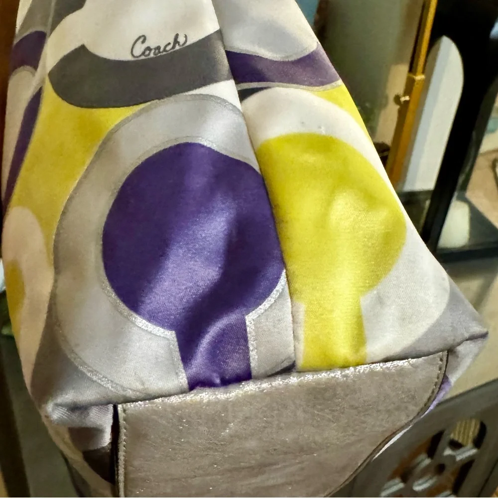 COACH Julia OP Art Signature Large Sateen Tote with Two Hangtags 2010 - EUC